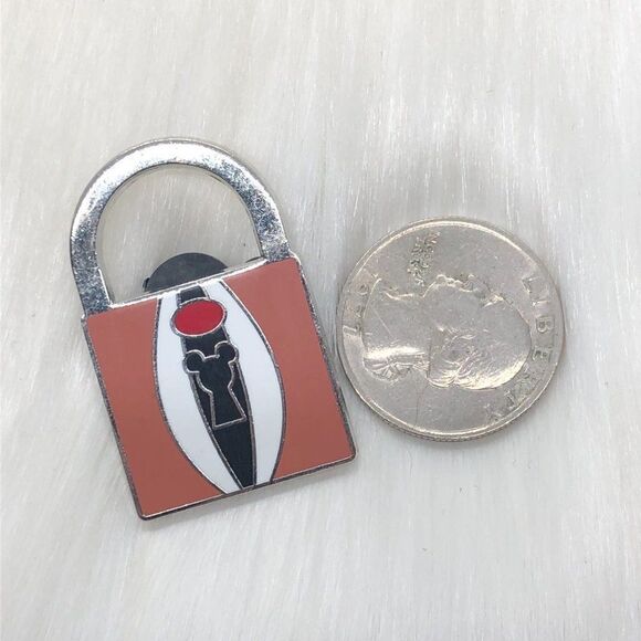 🔮 5/$25 Disney Chip 'n' Dale - Dale Lock Pin - Picture 2 of 3